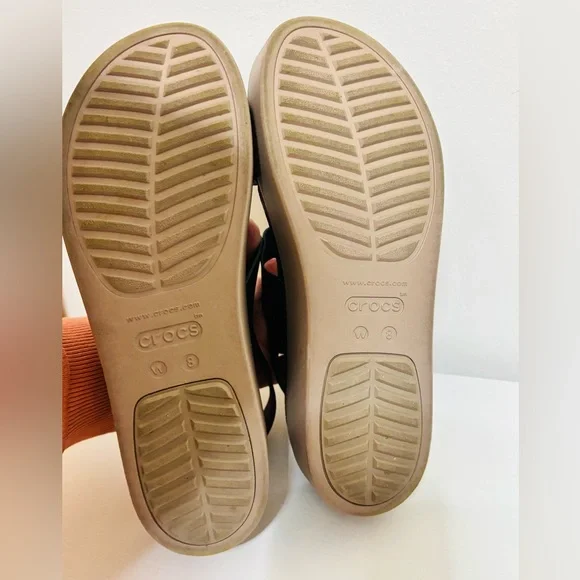 CROCS Brooklyn Low Wedge Black Sandals Size 8 - Picture 8 of 9